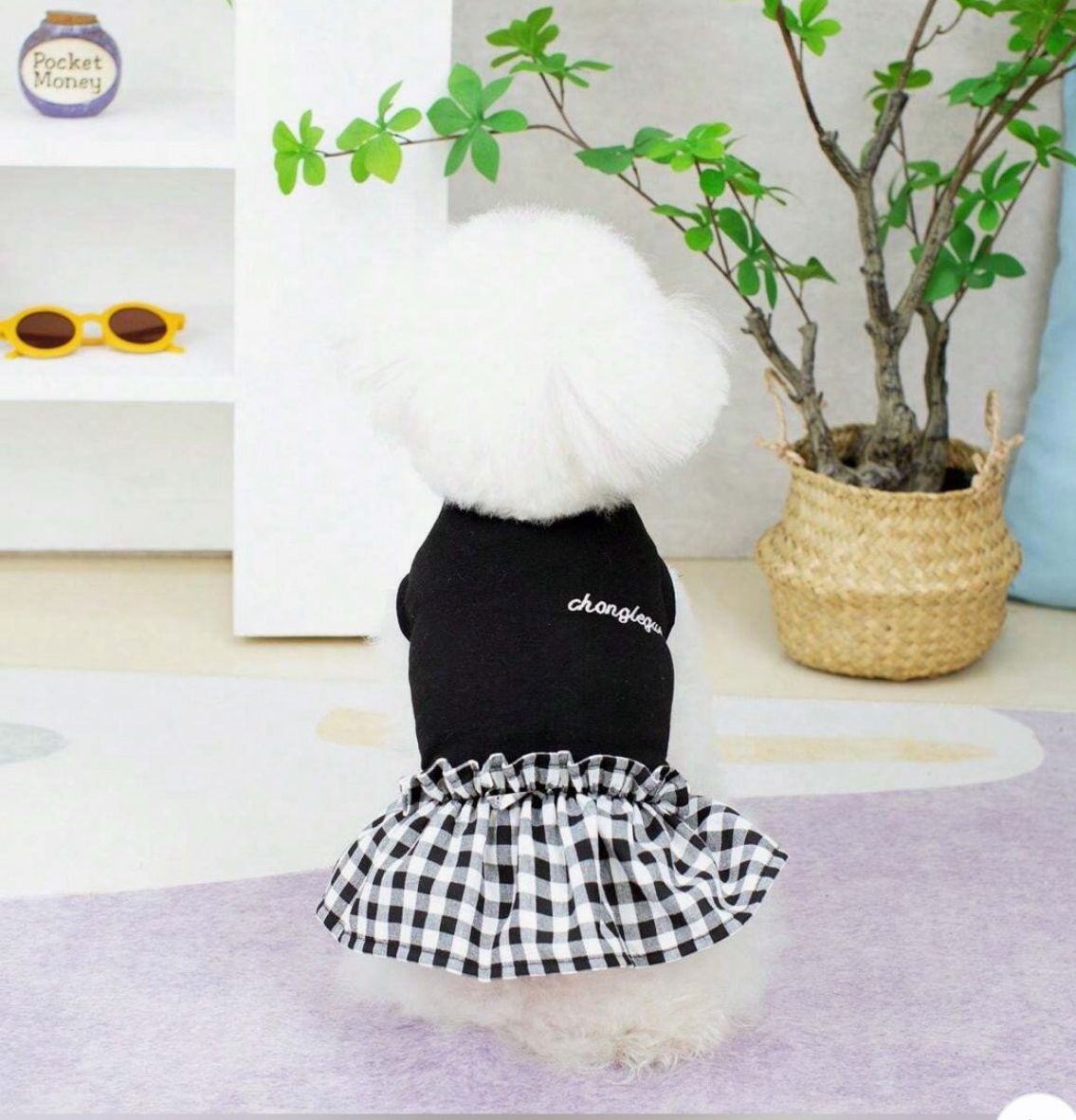 Vestido negro con falda cuadros